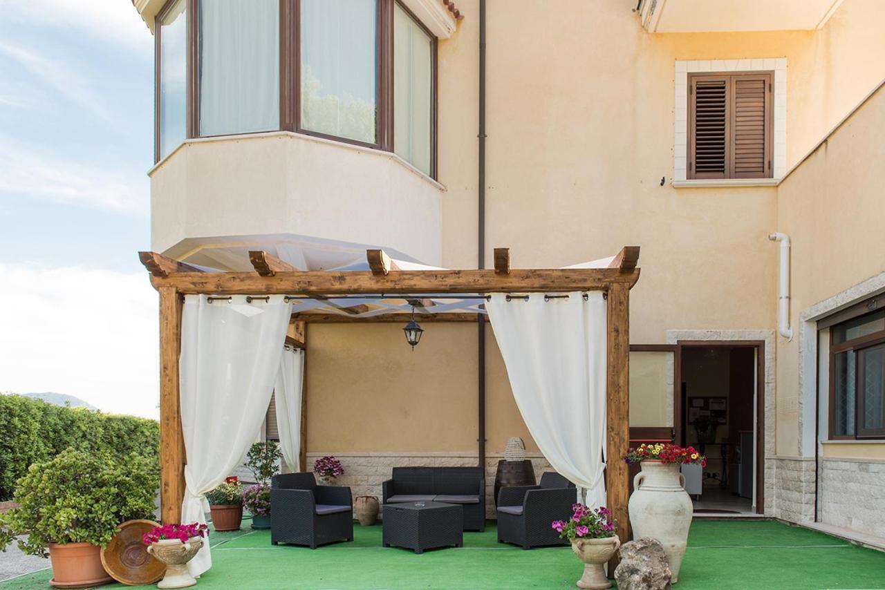 B&B Il Giardino Dei Sogni Santa Domenica Talao Buitenkant foto